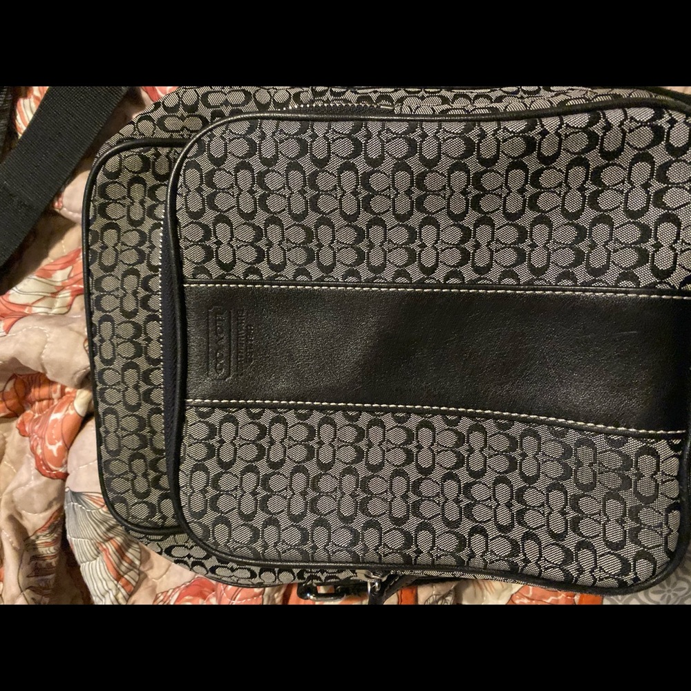 Authentic coach pocket book